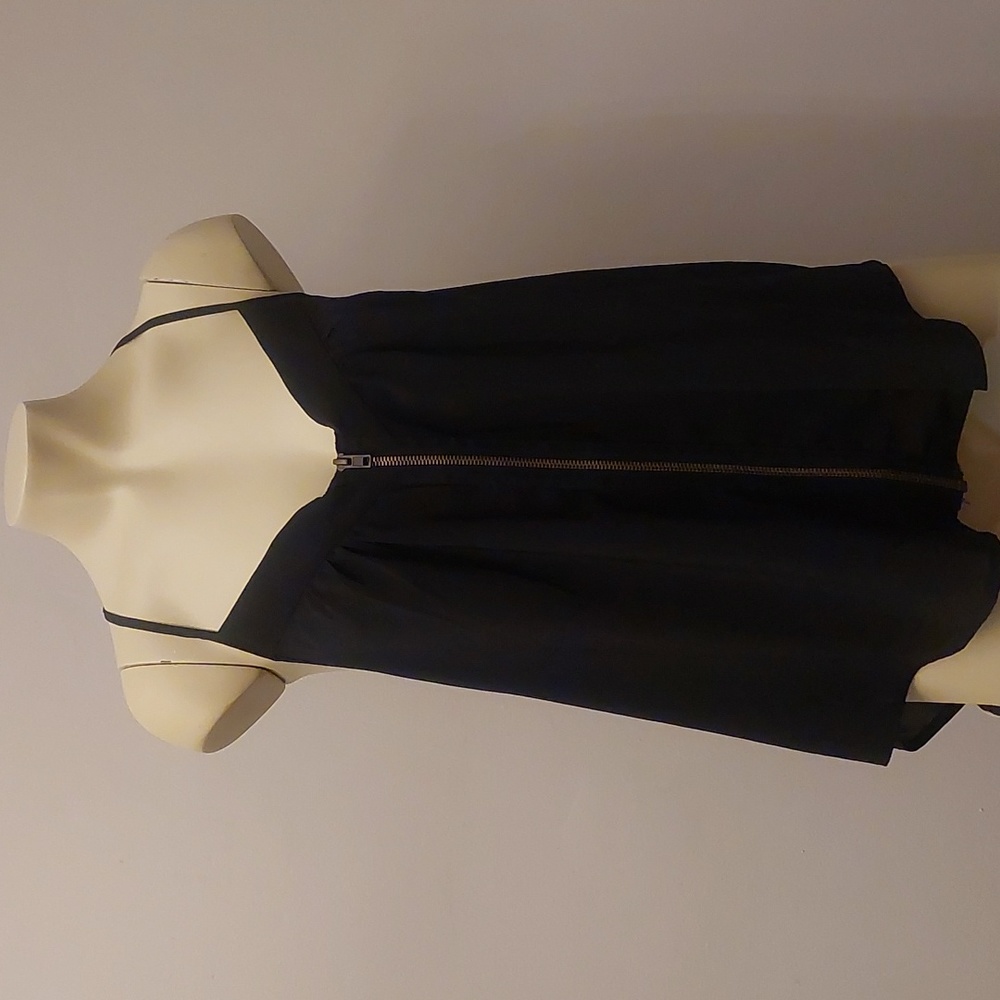 Black Zippered Tank Top Blouse